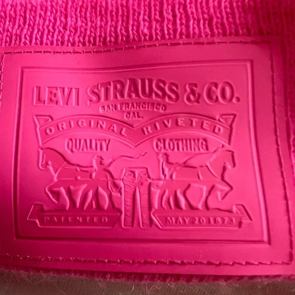 Levi's Bright Neon Pink Women’s Beanie Toque - Picture 5 of 6